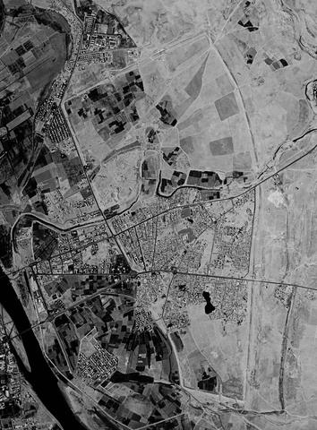 Vue aérienne du site de Ninive, cliché du programme CORONA, 1968. www.asorblog.org
